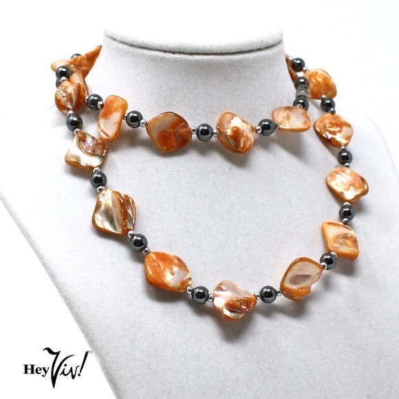 Vintage Single Strand Necklace Pink Peach Shell & Black Glass Bead 26" - Hey Viv - Picture 4 of 5